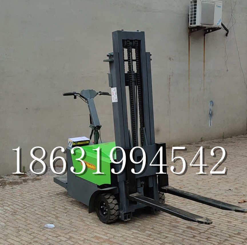 召陵区优程全电动叉车插腿式堆高车液压装卸车1.5吨升高小型站驾式铲车
